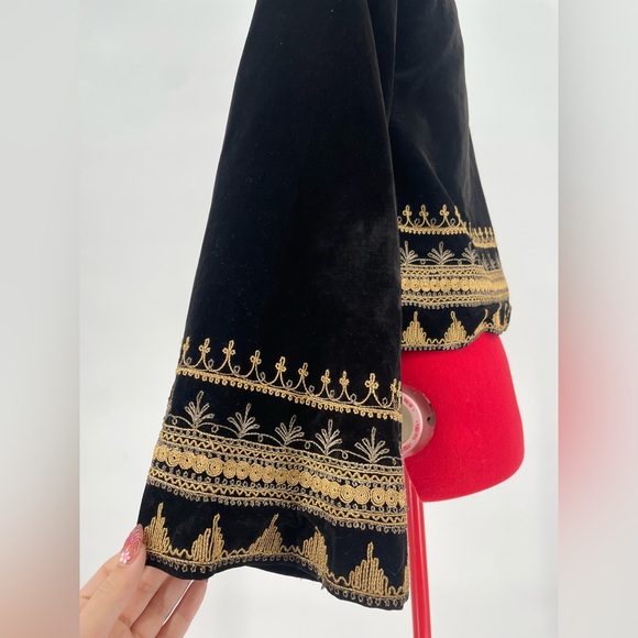 Vintage Tahsin Safadi Boutique Black Velvet Embroidered Flared Sleeve Jacket - Picture 10 of 16